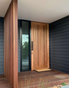 Modern trendek a fa bejárati ajtók tervezésénél - Therm premium fa bejarati ajto 9 235x300