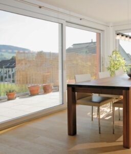 MŰANYAG PROFILRENDSZEREK ABLAKOKHOZ ÉS AJTÓKHOZ ÚJ VEKA PRÉMIUM MŰANYAG PROFILRENDSZEREK ABLAKOKHOZ ÉS AJTÓKHOZ - VEKA 3 256x300