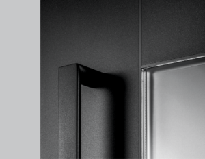 műanyag bejárati ajtó Black Edition – fekete INOX elemek műanyag bejárati ajtók rendelésénél - 1000h500 300x232