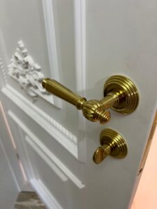 Therm prémium fa beltéri ajtó 13 modell egy igen impozáns és egyben minőségi teljesen egyedi fa beltéri ajtónk, amely tekintélyt parancsol! - 2 1 225x300